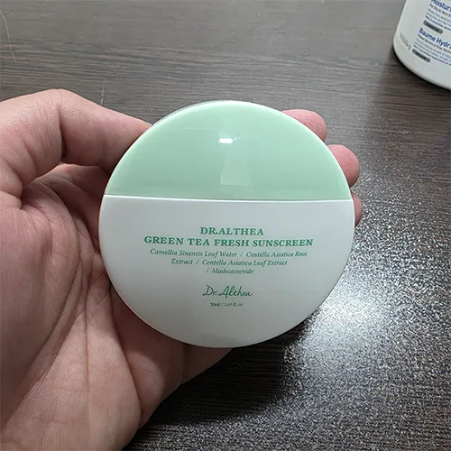 ضد آفتاب چای سبز دکتر آلتیا 50ml تسکین دهنده
